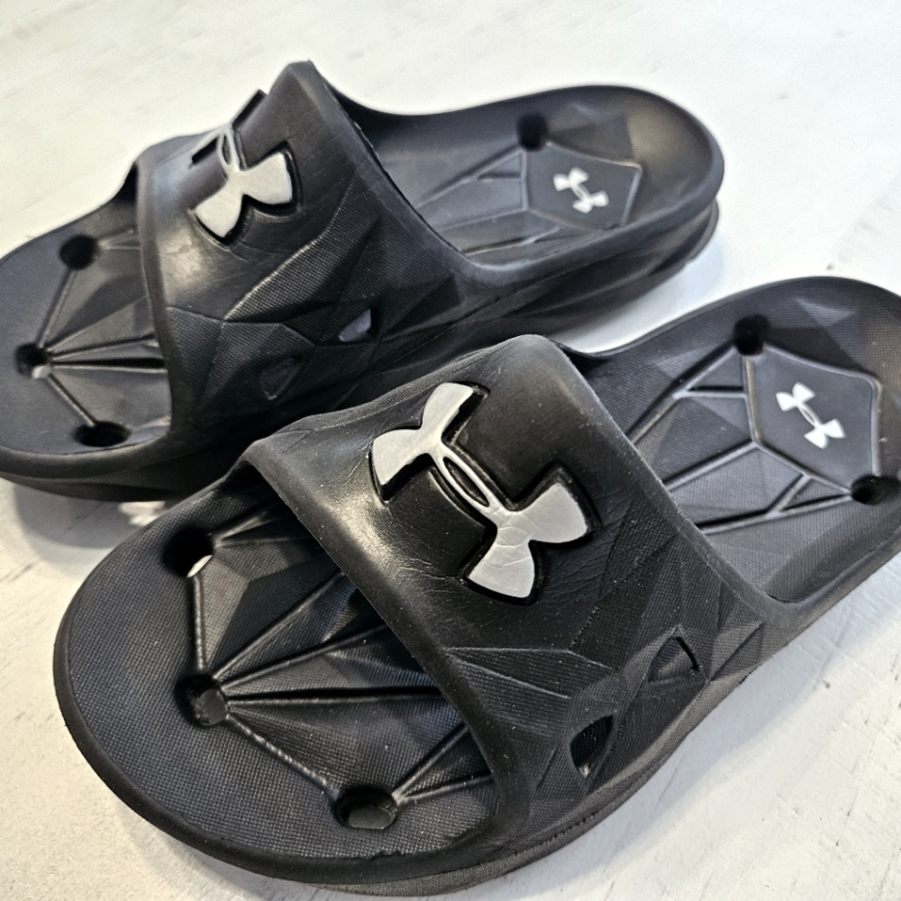 Under Armour Boys Size 1